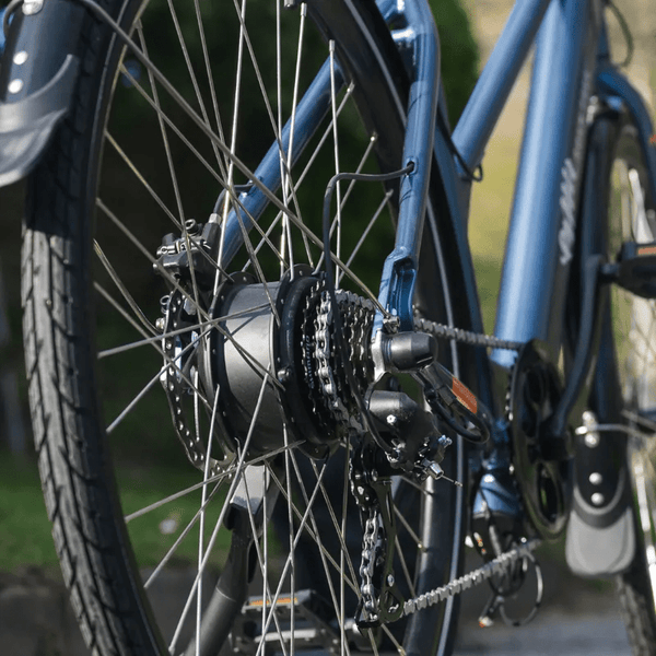 The Emu Low Step Evo: One of the best electric bikes under £1000 zoomed in on the rear hub and cassette.
