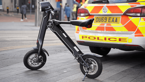 Cruzaa E-Scooter with Built-in Speakers & Bluetooth 250W