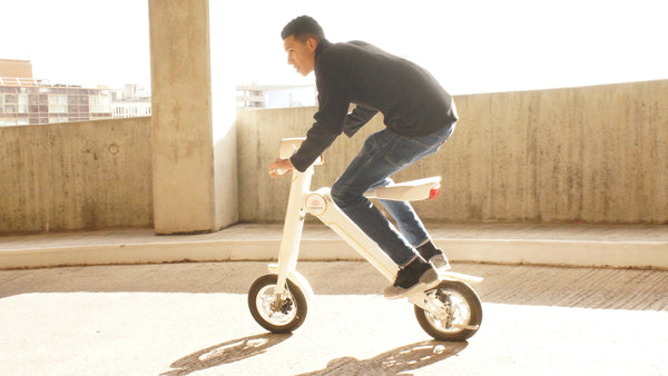 Cruzaa E-Scooter with Built-in Speakers & Bluetooth 250W