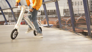 Cruzaa E-Scooter with Built-in Speakers & Bluetooth 250W