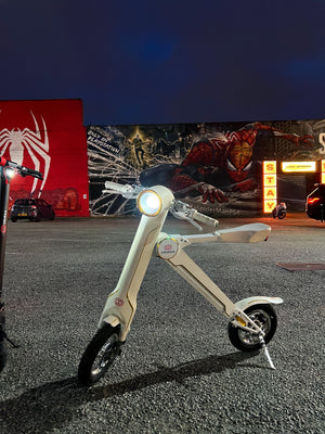 Cruzaa E-Scooter with Built-in Speakers & Bluetooth 250W