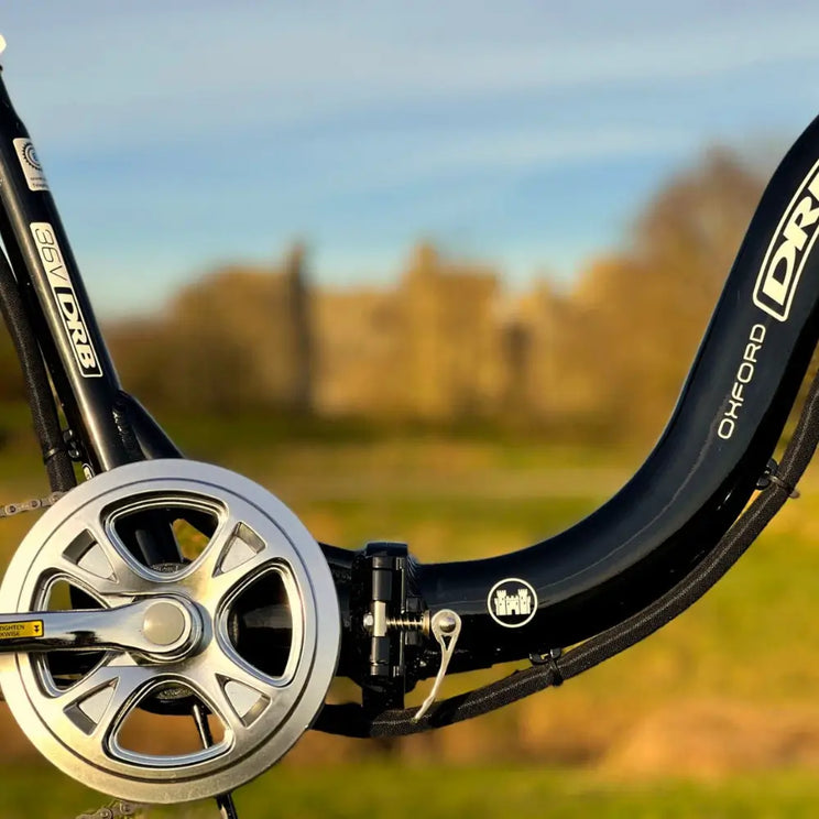 Detail shot of the central folding hinge mechanism and locking lever on the Dallingridge Oxford electric bike frame.