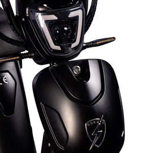 Front panel light on the Eskuta SX-250 Series 4 moped style electric bike