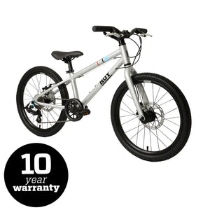 Front view of the HOY Pentland kids bike, featuring a 10-year warranty badge and disc brakes.