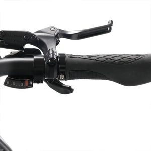 Hygge Virum electric bike handlebar grip and brake lever detail for precise control and comfortable riding.