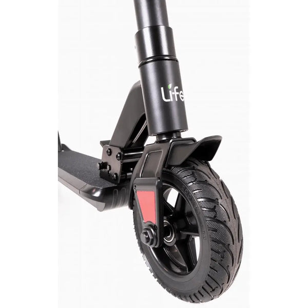Front wheel of the Li-Fe 350 Plus electric scooter with durable tyre and mudguard.