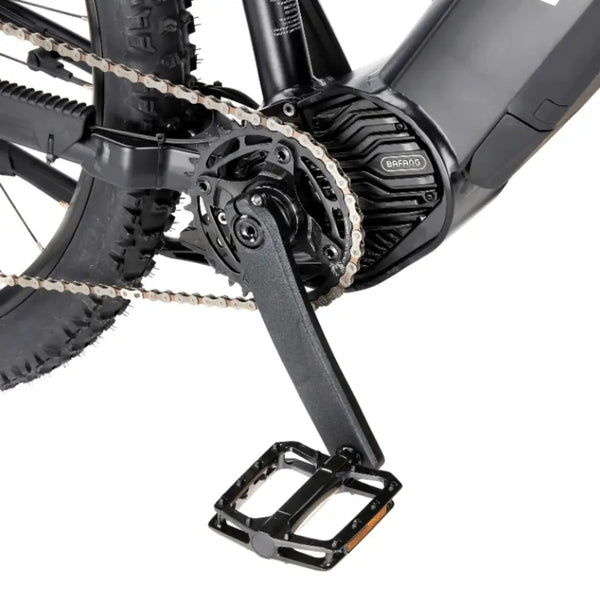 Mid-drive motor and crankset of the Viking Pro electric mountain bike, featuring a Bafang motor for powerful off-road performance.